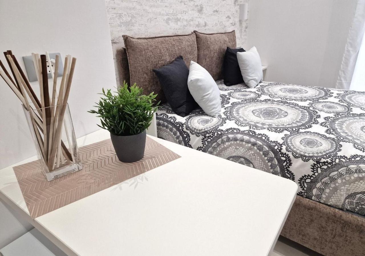 B&B Tra Le Vie Del Borgo Vieste Eksteriør billede