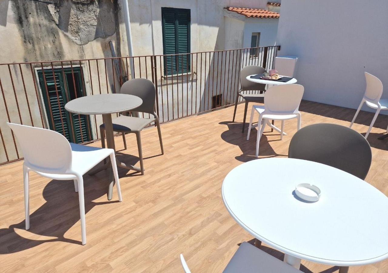 B&B Tra Le Vie Del Borgo Vieste Eksteriør billede